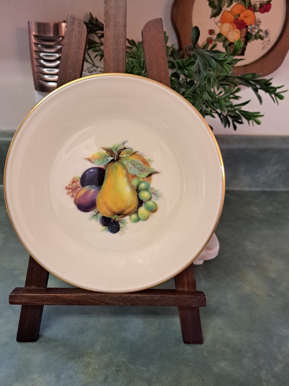 Lenox Cream Bowl with Gold Rim and Fruit Centerpiece